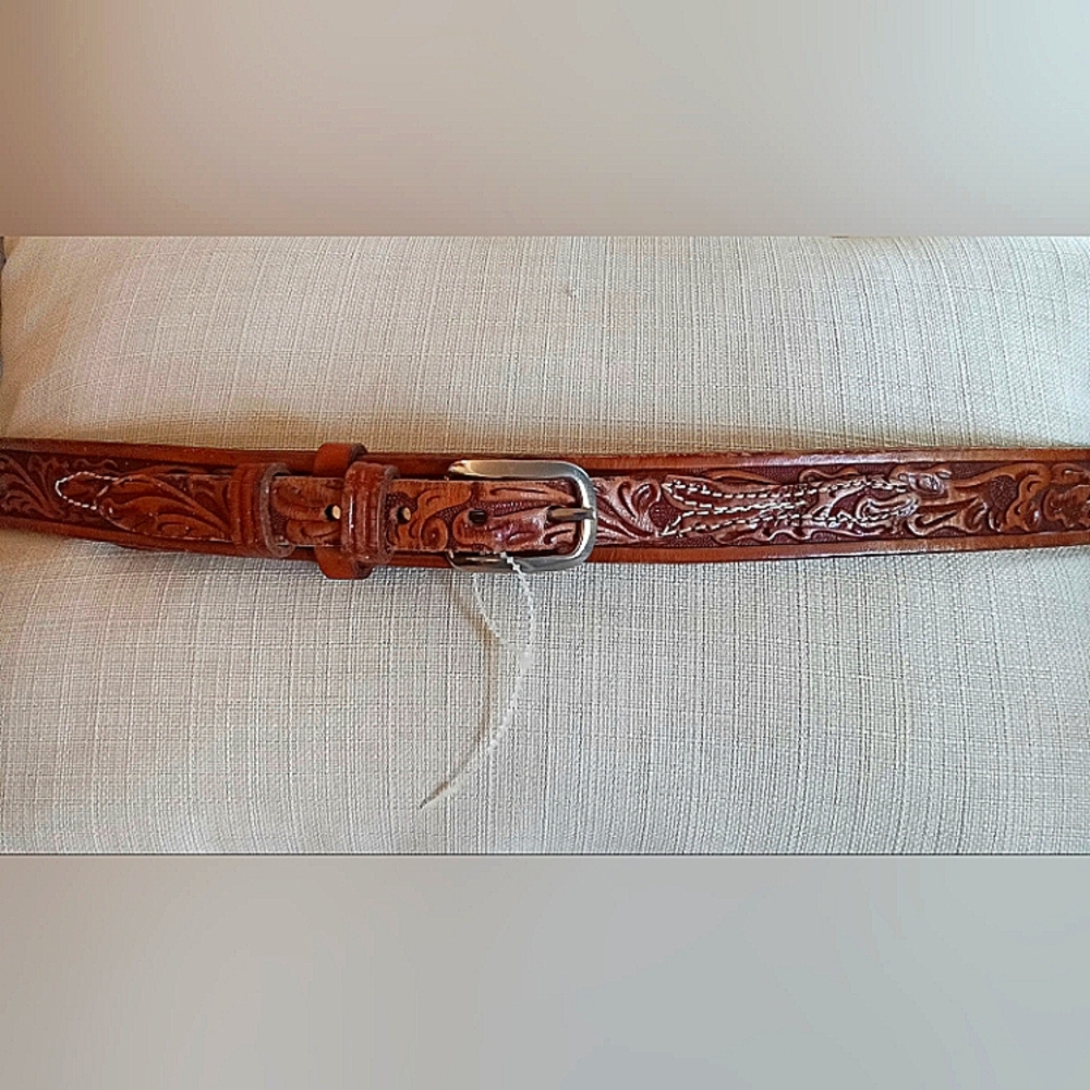 LOOPER TOOLED LEATHER BELT